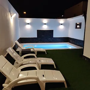 Sunny Paradise, Heater Pool Villa Corralejo